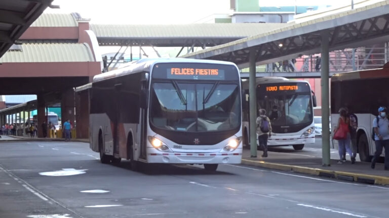 Buses in Panama City